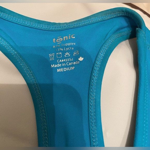 Tonic Active Yoga Top with Built in Shelf Bra Size Medium in EUC - Picture 8 of 8
